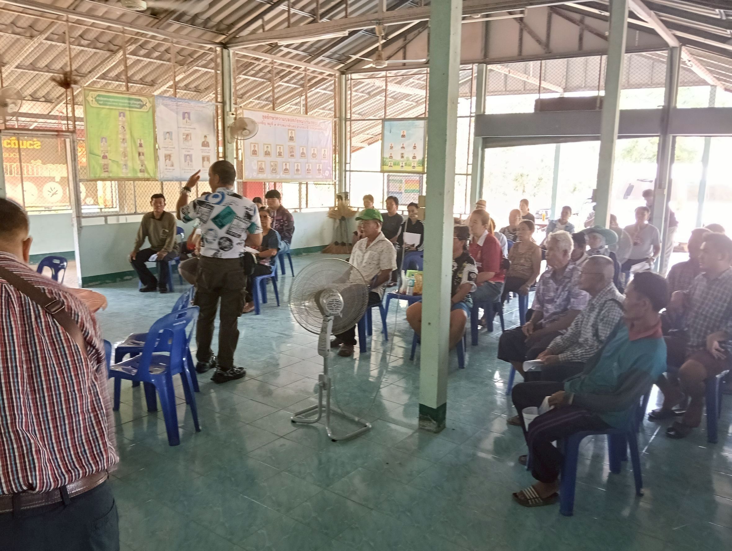 title - วันที่ 9 เมษายน 2569 นายวิทูล ประดิษฐบูญ ปฏิรูปที่ดินจังหวัดปราจีนบุรี มอบหมายให้ นายลิขิต ผันผ่อง หัวหน้าฝ่ายกฎหมาย พร้อมด้วย เจ้าหน้าที่ ส.ป.ก.ปราจีนบุรี ลงพื้นที่ออกหน่วยบริการเคลื่อนที่ “Mobile Unit”และบริการปรึกษาข้อกฎหมายที่เกี่ยวข้องกับการปฏิรูปที่ดิน ณ ตำบลแก่งดินสอ อำเภอนาดี จังหวัดปราจีนบุรี